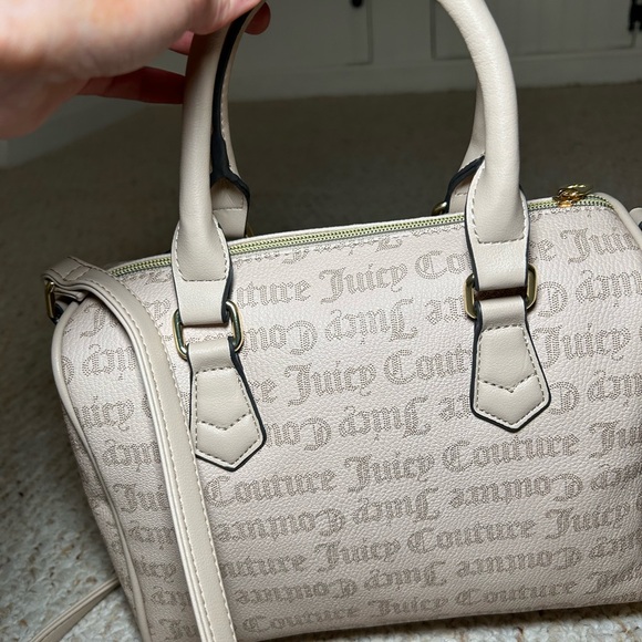 NWOT Juicy Couture Speedy Satchel Tan Dot Logo Heart Fob - Picture 3 of 4